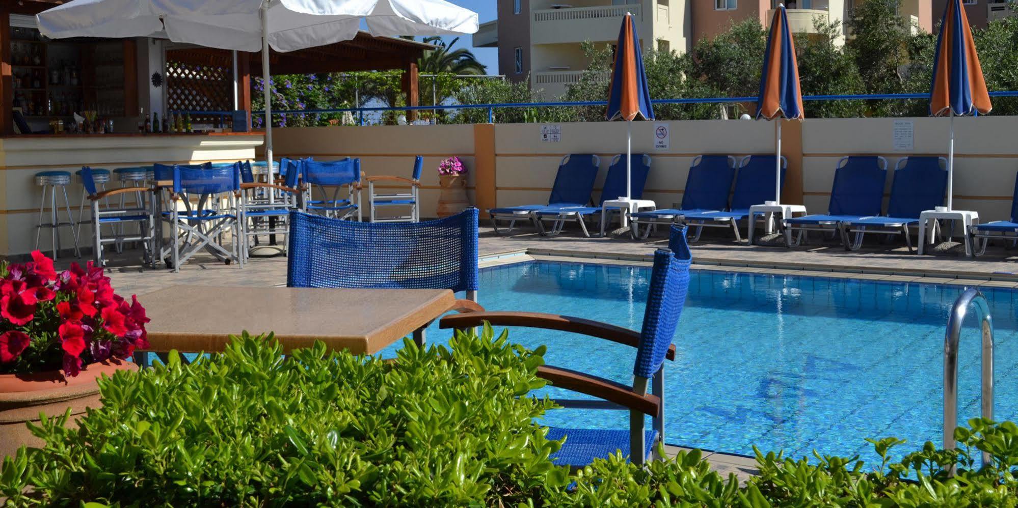 Dias Hotel Apartments Agia Marina Екстериор снимка