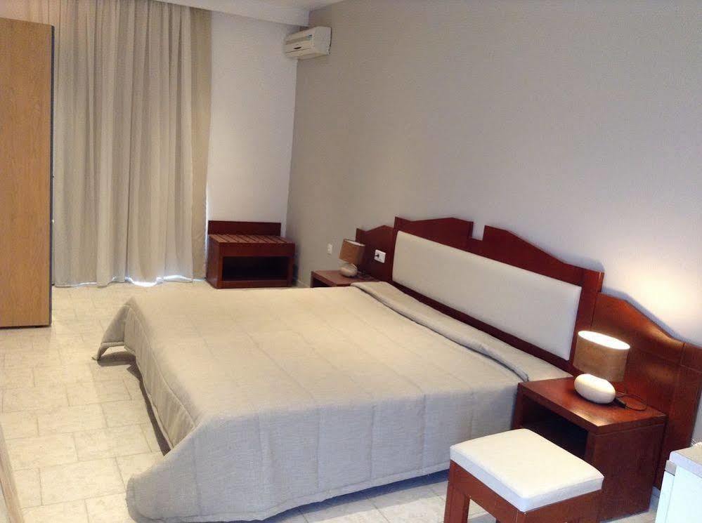 Dias Hotel Apartments Agia Marina Екстериор снимка