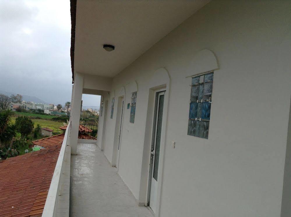Dias Hotel Apartments Agia Marina Екстериор снимка