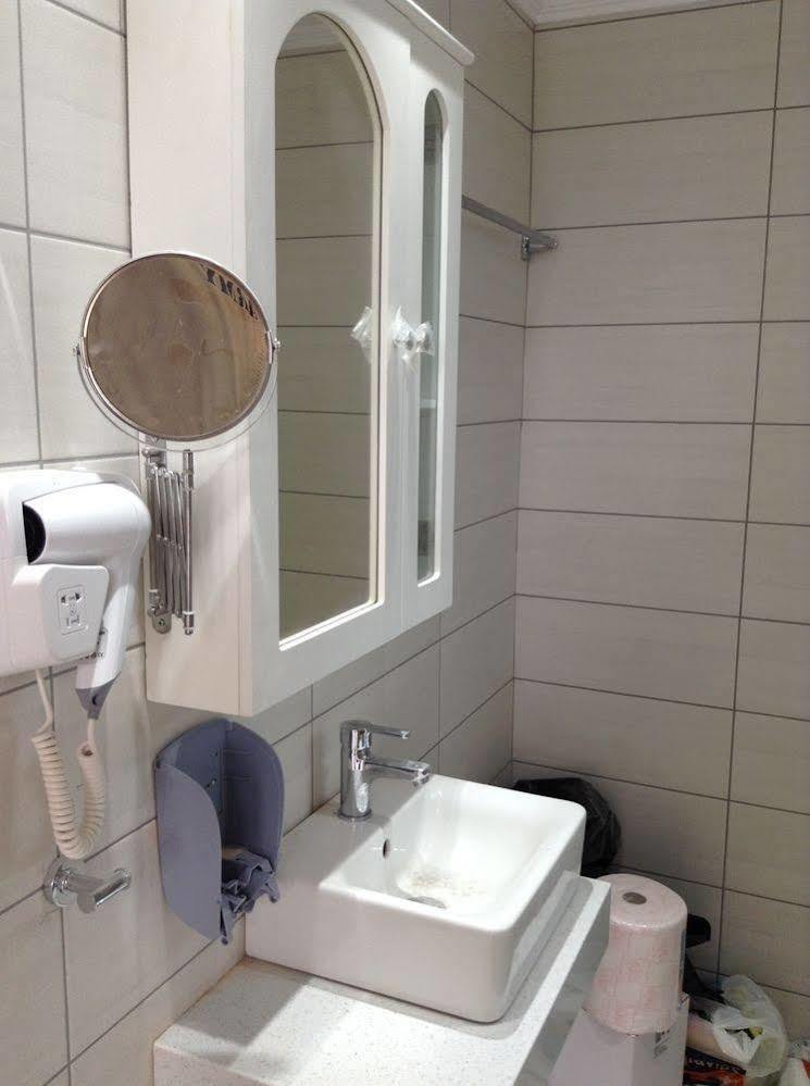 Dias Hotel Apartments Agia Marina Екстериор снимка