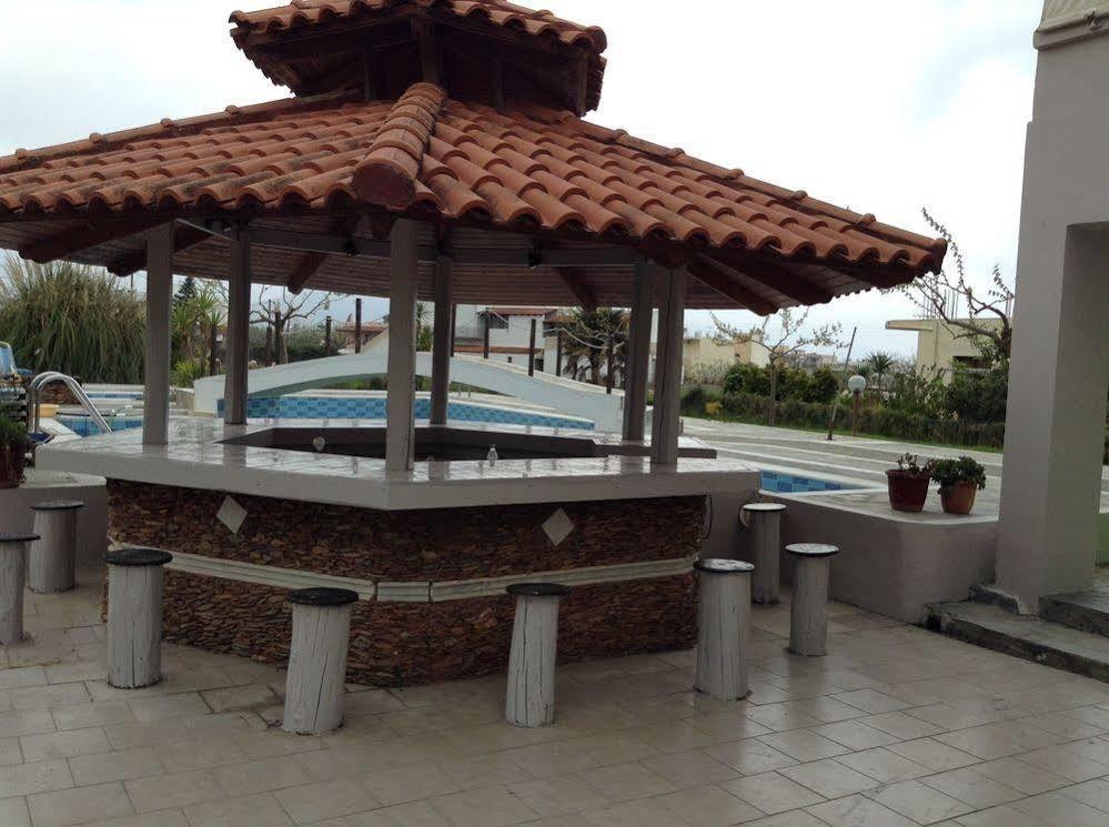 Dias Hotel Apartments Agia Marina Екстериор снимка